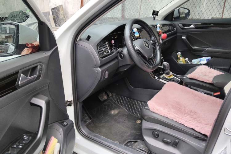 Used Volkswagen T-ROC 2022 280TSI DSG Two-Wheel Drive Comfort PLUS
