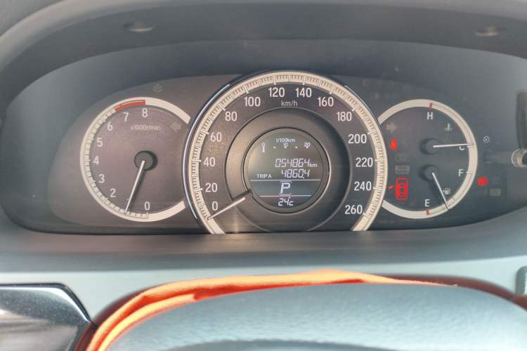 Used Honda Accord 2016 2.0L Comfort Edition Odometer Close Up