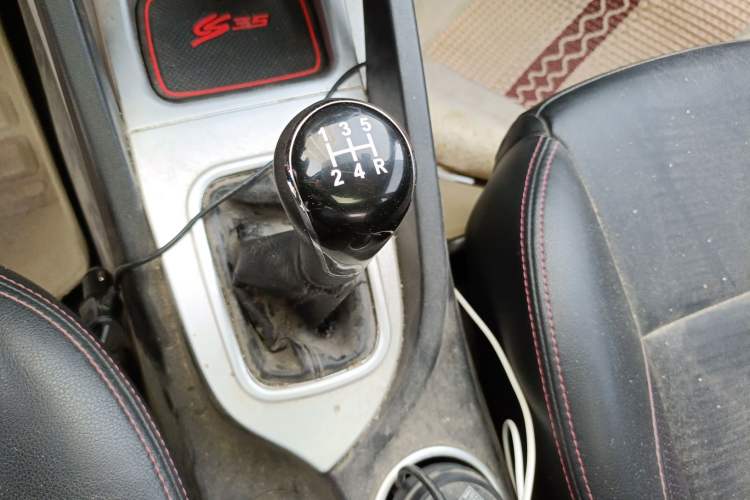 Used Changan CS35 2015 1.6L Manual Luxury Model China V Standard
