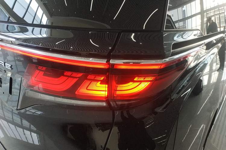 Used Toyota Vellfire 2024 Crown Dual-Engine 2.5L Ultimate Edition