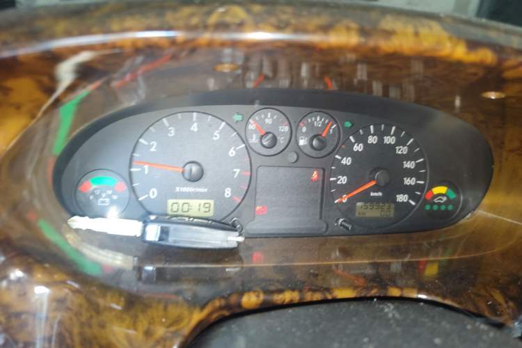 Used JAC Group Refine 2011 2.0L Shuttle Gasoline Standard Edition HFC4GA3 Instrument Cluster