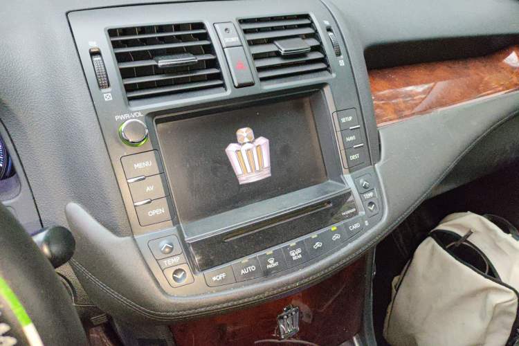 Used Toyota Crown 2012 2.5L Royal Leather Edition
