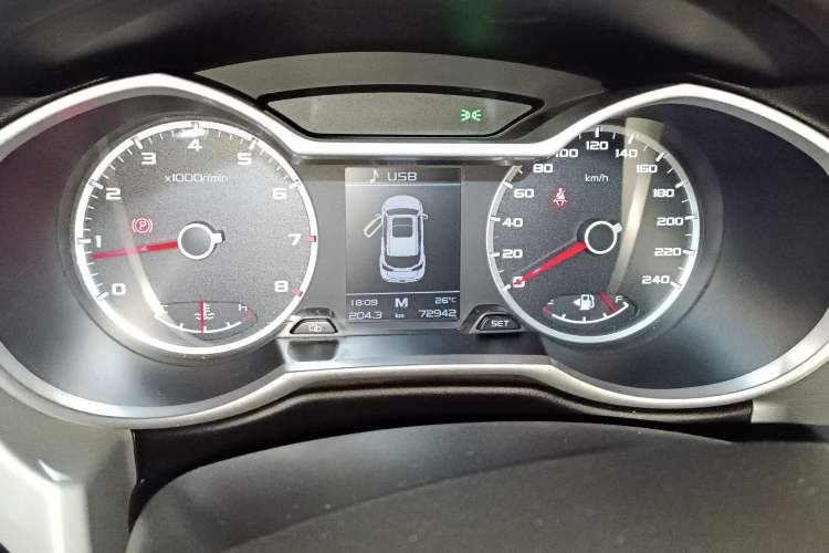 Used Geely Auto Emgrand X7 Sport 2016 2.0L Manual ZhiShang Version Instrument Cluster