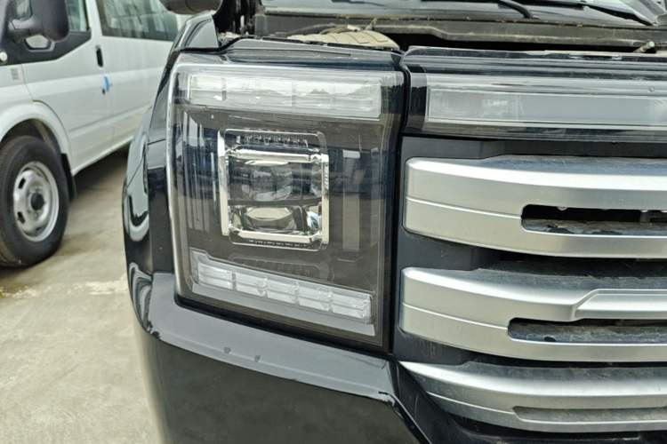 Used JMC DaDao 2023 Pursuer 2.3T Diesel Automatic 4x4 Standard-Wheel Supreme Edition
