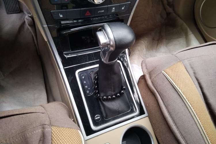 Used Haval H2 2016 Red-Label 1.5T Automatic Two-Wheel Drive Luxury Model Gear Lever