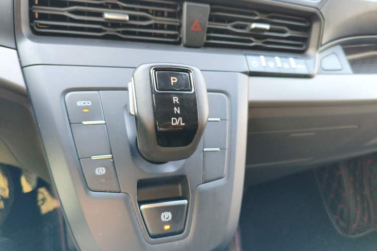 Used Ford Transit 2023 2.0T Gasoline Automatic Multi-Function Commercial Vehicle Mid-Drive Mid-Roof 5/6 Seats