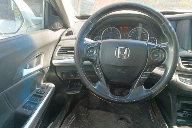 Used Honda Crosstour 2014 2.4L Luxury Edition Steering Wheel