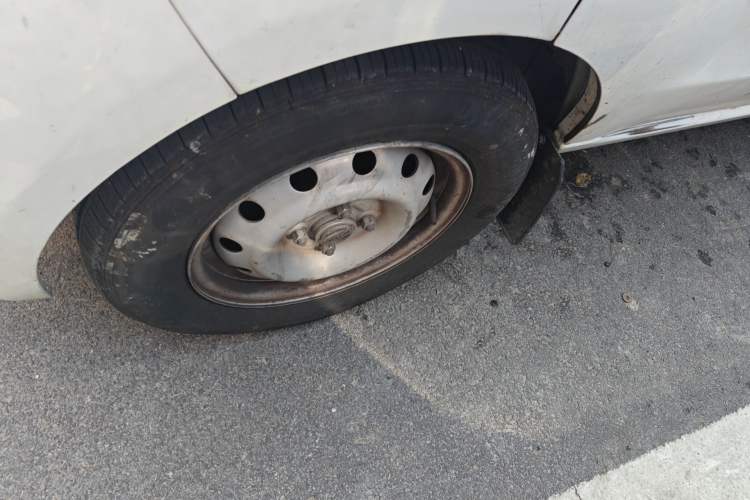 Used Jinbei Hiace X30 2023 1.5L Wealthy-Style Passenger Van 5/6/7-Seater Non-Air-Conditioned Version SWC15M
