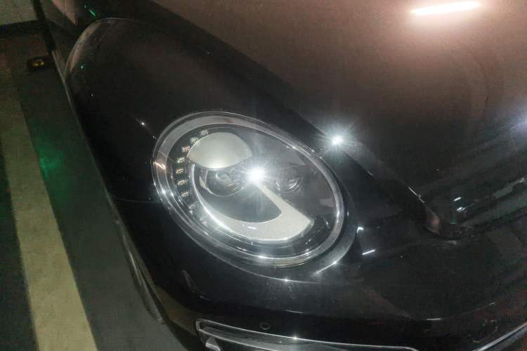 Used Volkswagen Beetle 2018 280TSI Zongle Model Right Front Headlight