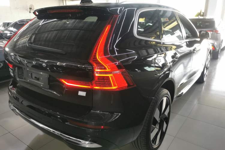 Used Volvo XC60 New Energy 2024 T8 Plug-in Hybrid Long-Range All-Wheel Drive Smart Luxury Edition
