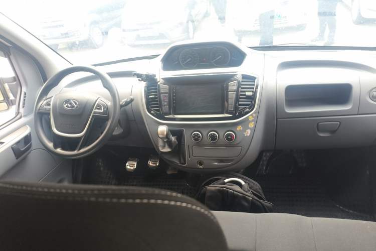 Used SAIC MAXUS Xintu V80 2023 2.0T Manual Classic Aoyuntong Short Wheelbase Ultra-Low Roof 5/6-Seater