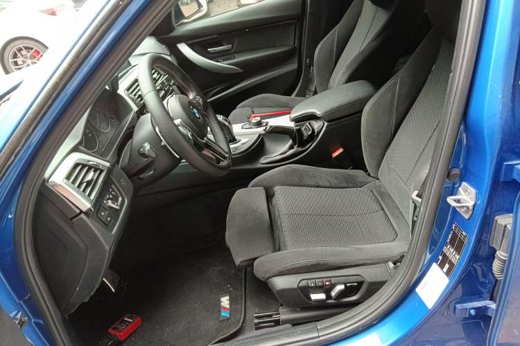 Used BMW 3 Series 2017 320i M Sport Left Front Seat