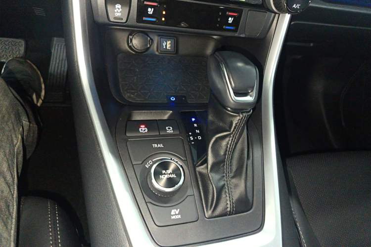 Used Toyota Wildlander 2023 Dual-Motor 2.5L E-CVT Four-Wheel Drive Prestige Edition
