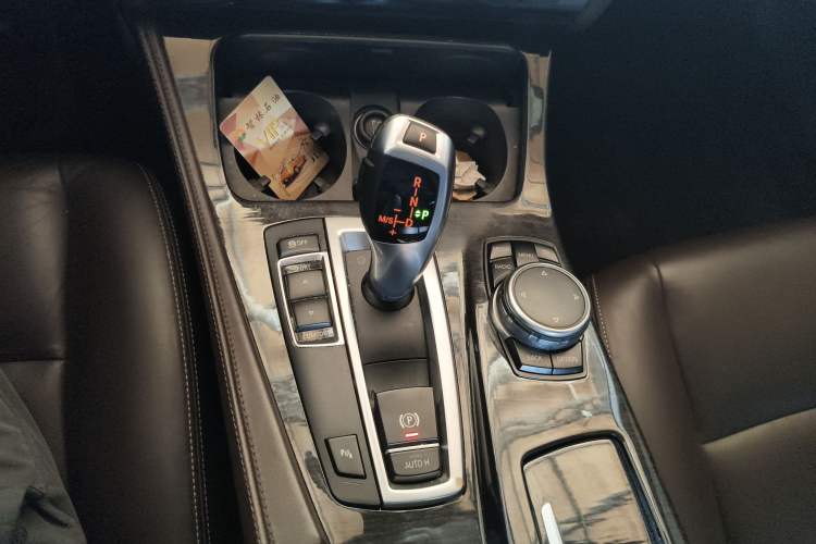 Used BMW 5 Series 2014 525Li Luxury Design Package
