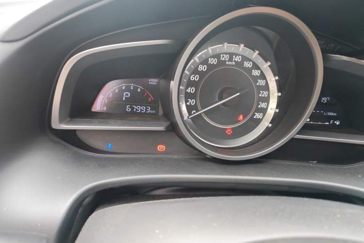 Used Mazda CX-4 2016 2.0L Automatic 2WD Blue Sky Dynamic Edition Odometer Close Up