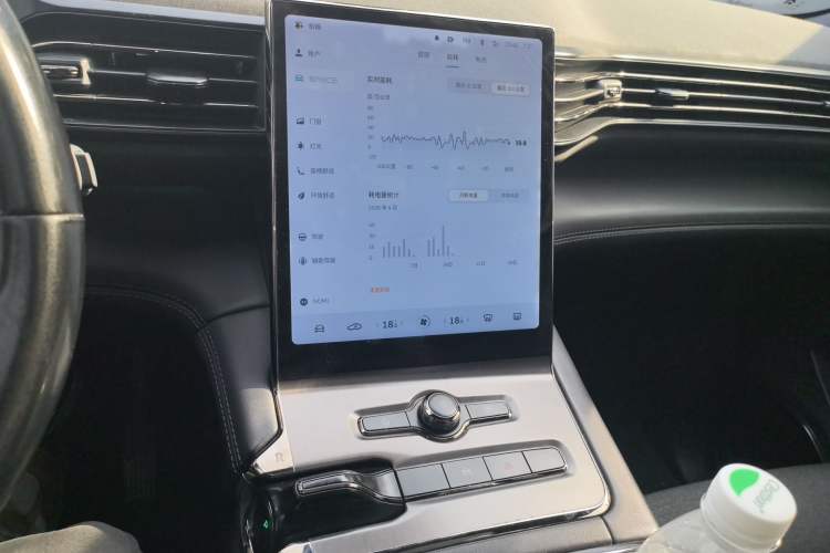 Used Nio EC6 2020 605 km Sport Edition Audio And AC Panel