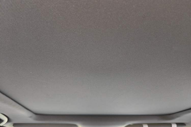 Used Toyota Avalon 2019 Dual-Engine 2.5L XLE Prestige Version China VI Standard Headliner