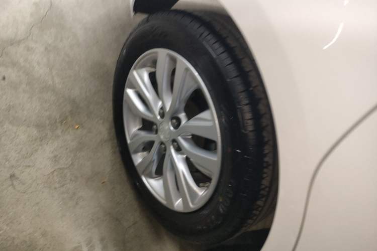 Used Buick GT 2021 Exemplar 1.5L Automatic Elite Version Right Rear Wheel Hub