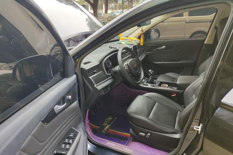 Used Sinotruk VGV U70 2020 1.5T Manual Luxury Edition 7 Seats Driver Seat