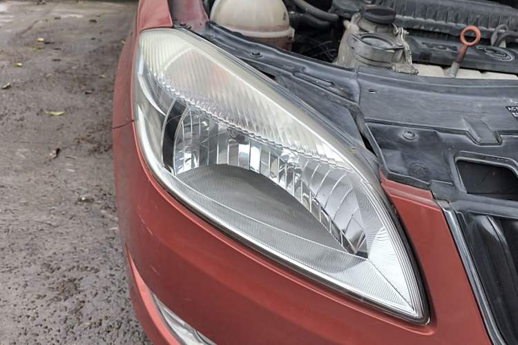 Used Skoda Fabia 2012 1.4L Automatic Crystal Edition Right Front Headlight