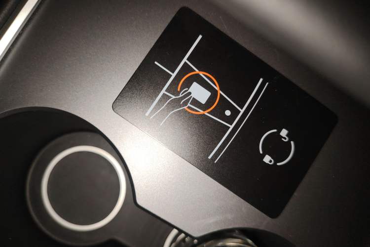 Used Tesla Model Y 2024 Long-Range All-Wheel-Drive Version
