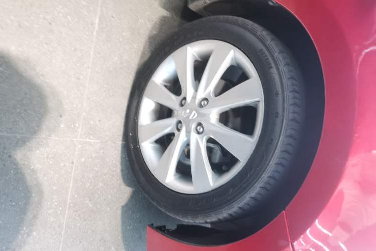 Used Hyundai Verna Ray 2014 1.6L Automatic TOP Right Front Wheel Hub