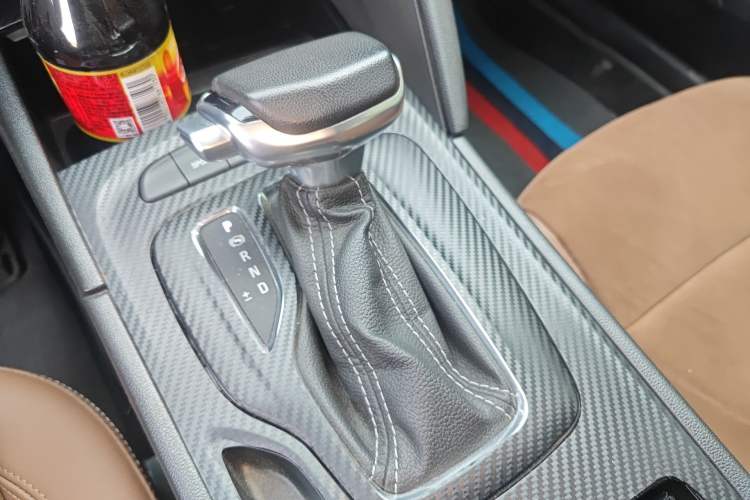 Used Buick Regal 2019 20T Elite Version China VI Standard Gear Lever