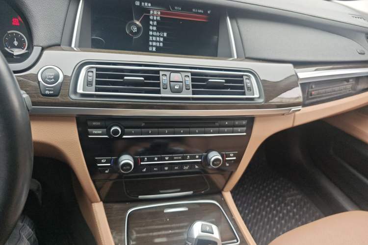 Used BMW 7 Series 2013 740Li Leading Model Audio And AC Panel