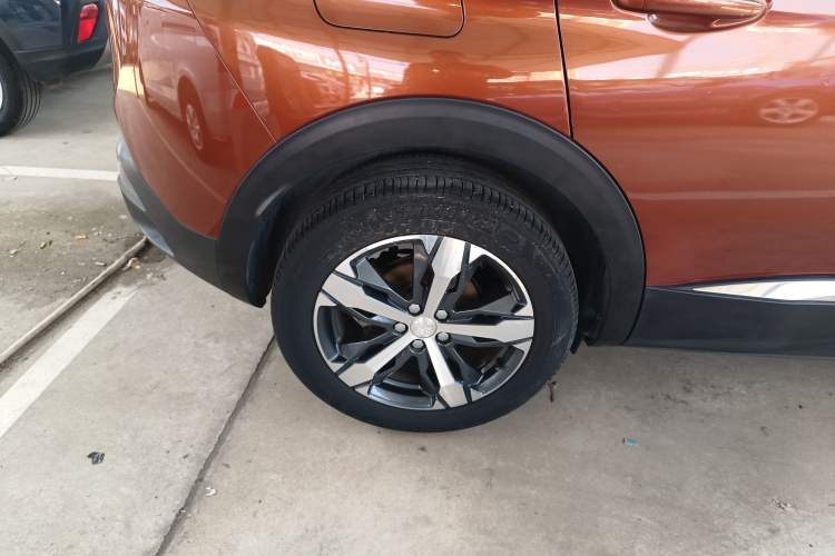 Used Peugeot 4008 2017 350THP Elite Edition Right Rear Wheel Hub