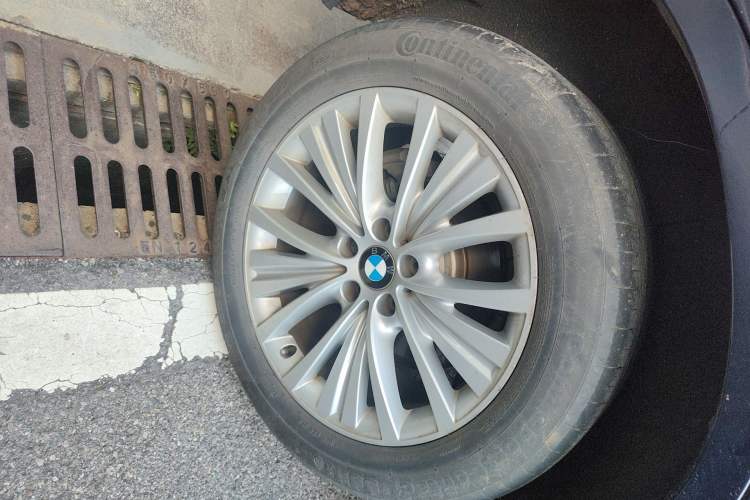 Used BMW X5 2017 xDrive28i Right Rear Wheel Hub