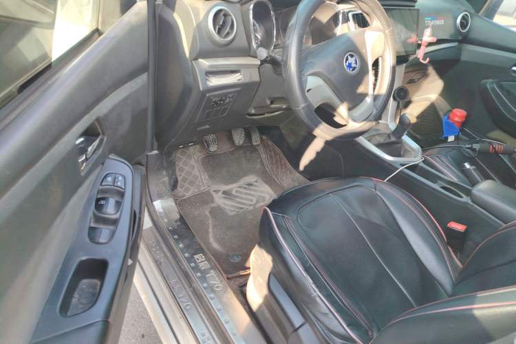 Used Venucia T70 2016 1.6L Manual Ruixing Edition
