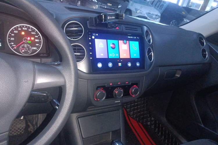 Used Volkswagen Tiguan L 2017 300TSI Automatic Two-Wheel Drive Silk Road Luxury Edition
