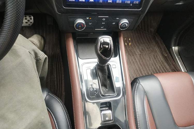 Used Dongfeng Fengon 580 2017 Revised Version 1.5T CVT Luxury Edition
