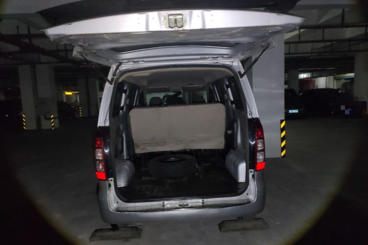 Used Wuling Hongguang V 2022 1.5L Jingqu Edition Enclosed-Window Vehicle with Hydraulic Power Steering LAR Trunk