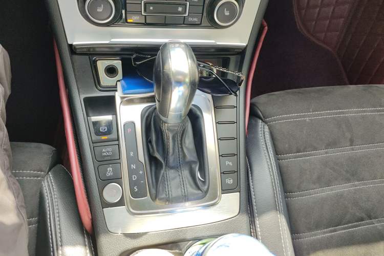 Used Volkswagen FAW-Volkswagen CC 2012 2.0 TSI Luxury Model Gear Lever