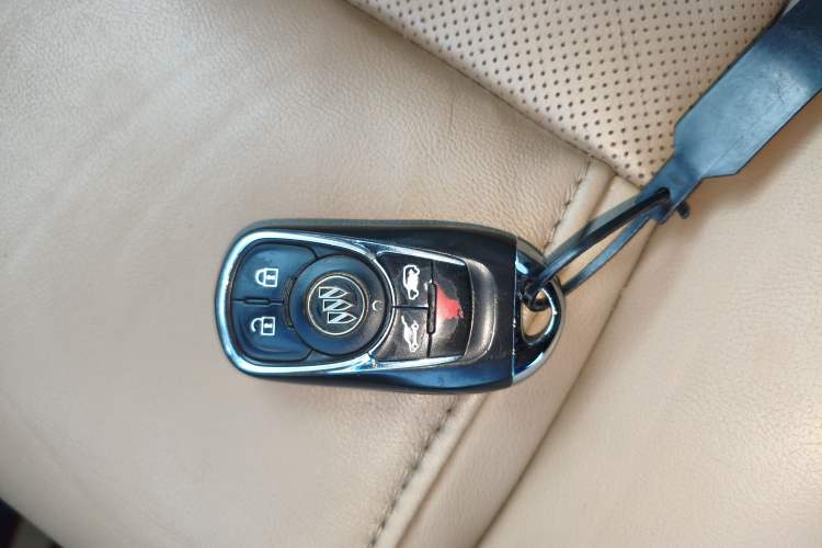 Used Buick GL8 2017 ES 28T Luxury Model China V Standard
