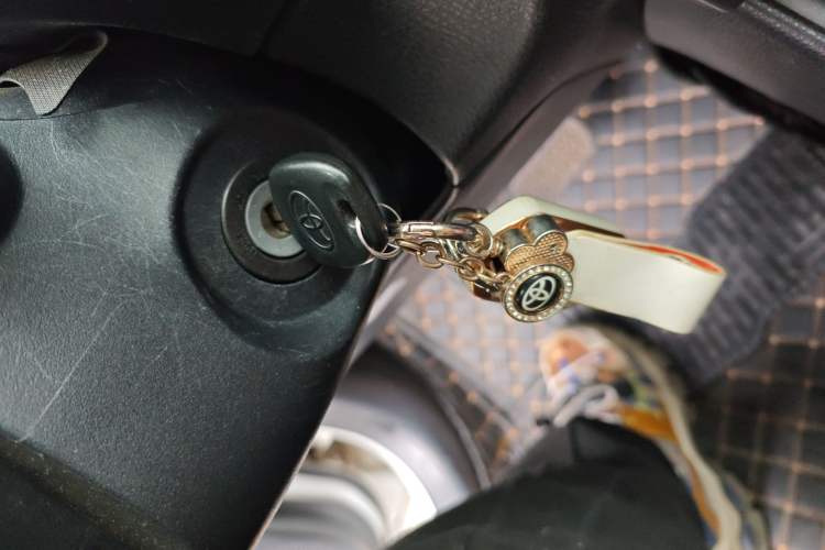 Used Toyota YARiS L Zhi Xuan 2016 Revised Version 1.5G CVT with Dynamic Sunroof Vehicle Key