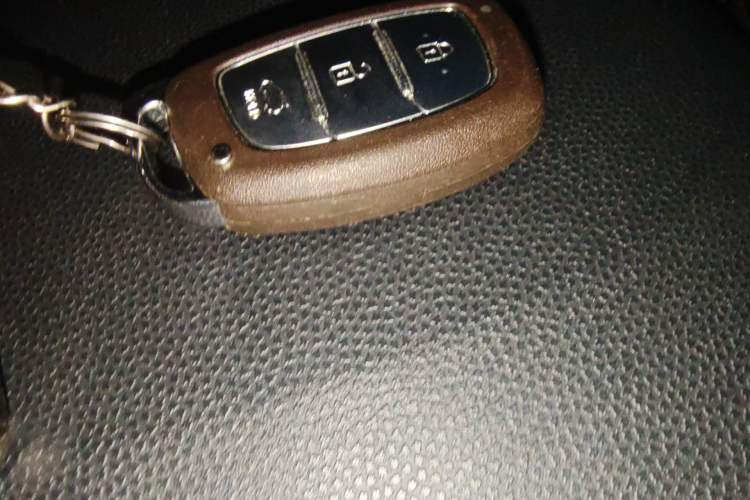 Used Hyundai ix35 2015 2.0L Automatic 2WD Smart Version China V Standard
