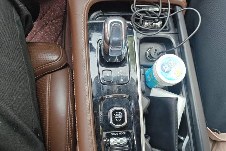 Used Volvo XC90 New Energy 2019 E-Drive Hybrid T8 Prestige 7-Seater China VI Standard Gear Lever