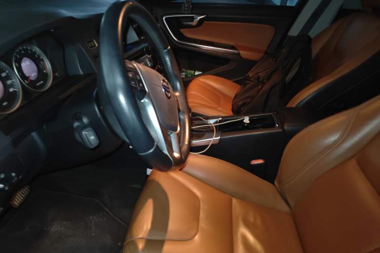 Used Volvo V60 2013 T5 Zhiya Edition