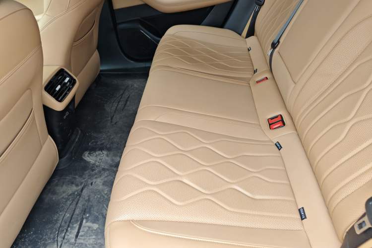 Used Geely Galaxy A7 2025 Model EM-i 150km Starship Edition Left Rear Seat