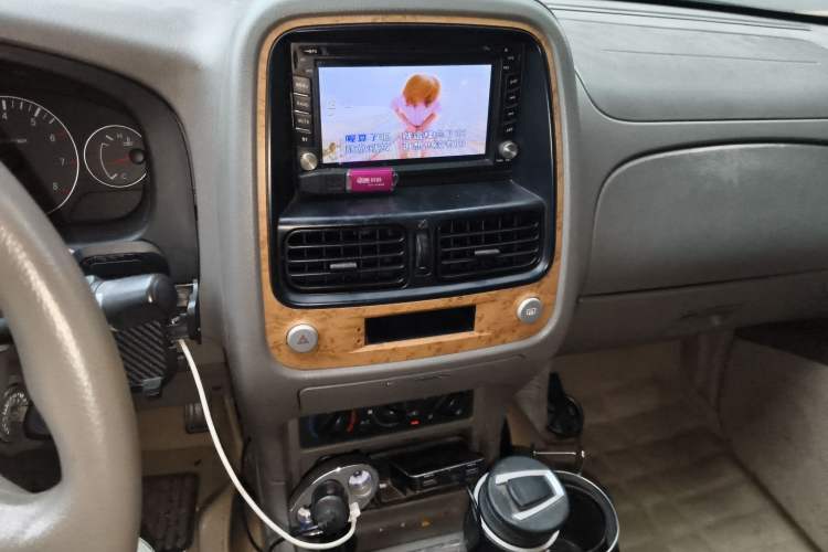 Used Dongfeng Oting 2013 2.4L Manual Two-Wheel Drive Luxury Edition