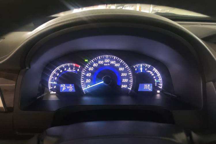 Used Toyota Camry 2015 2.0G Premier Edition
