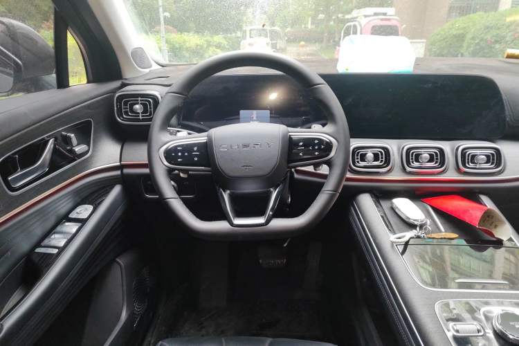 Used Chery Tiggo 9 2023 2.0T Automatic Two-Wheel Drive Luxury Edition 5 Seats Steering Wheel