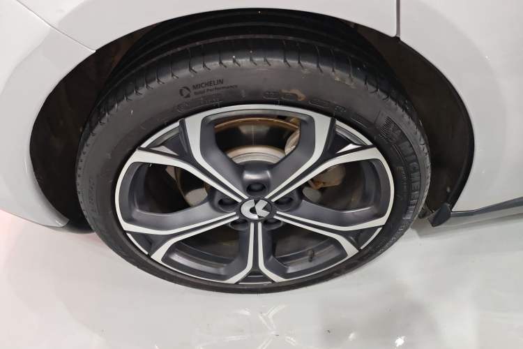 Used Nio ET5T 2024 75kWh Touring Right Rear Wheel Hub