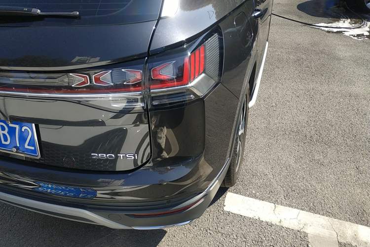 Used Volkswagen Tayron 2023 280TSI Two-Wheel-Drive Luxury Plus Advanced Version
