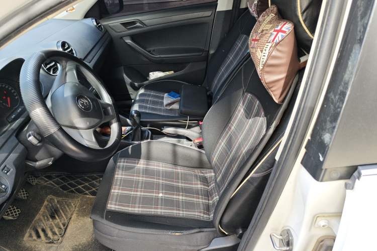 Used Volkswagen Jetta 2017 1.5L Manual Fashion Edition
