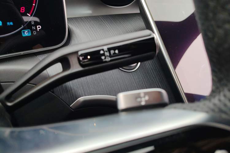 Used Mercedes-Benz C-Class 2022 C 200 L Sport Edition Gear Lever