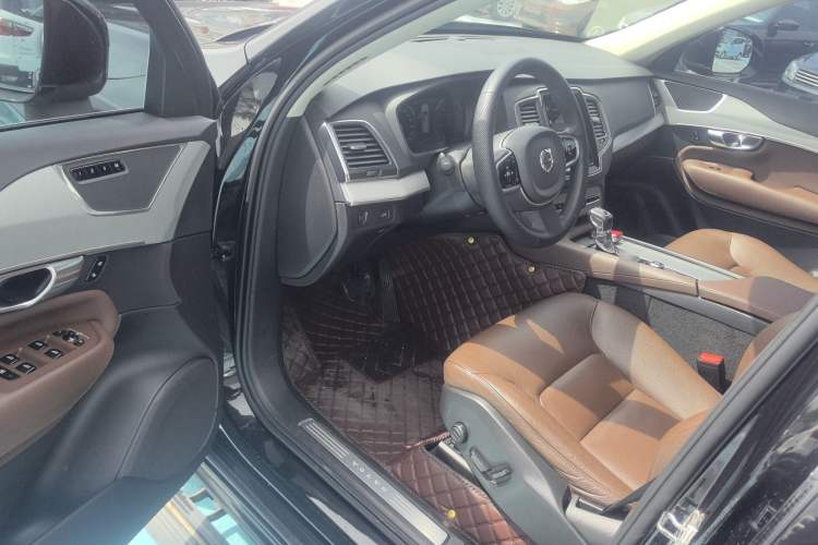 Used Volvo XC90 2020 T5 SmartDrive Luxury 7-Seater Driver Seat