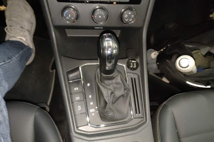 Used Volkswagen Lavida 2022 1.5L Automatic Comfort Edition
